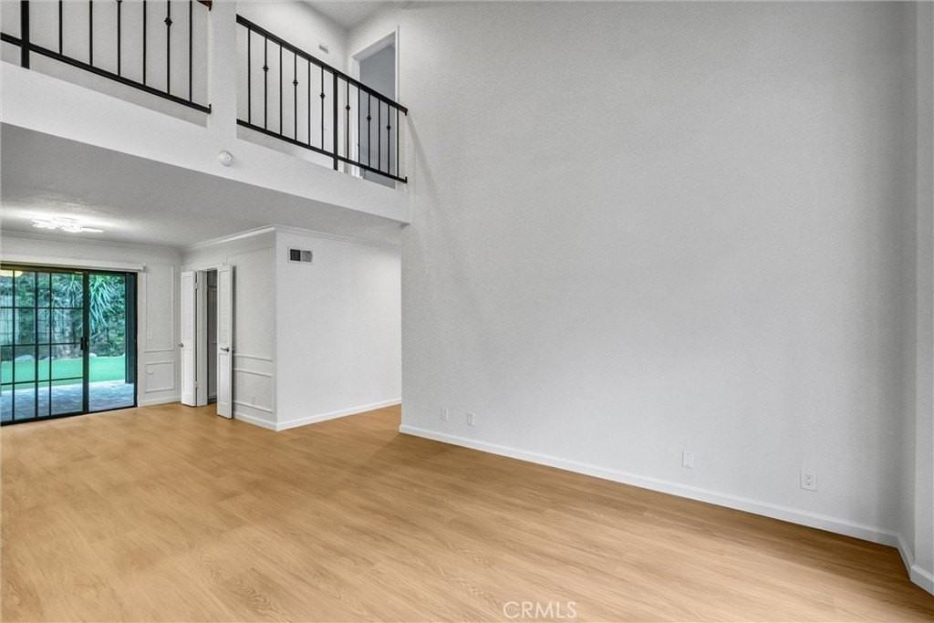 19620 Leadwell St - Photo 4 of 28