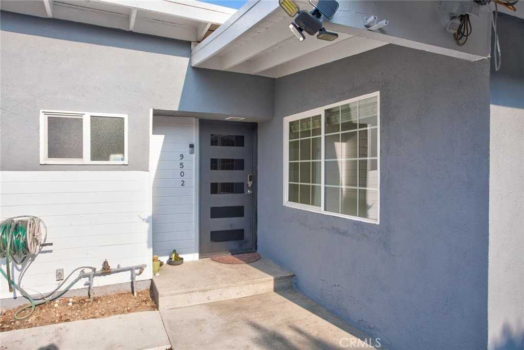 9502 Laurel Canyon Blvd - Photo 2 of 36