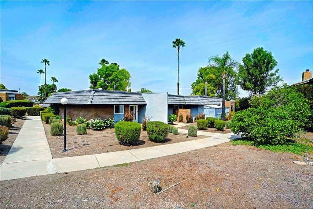 22392 Canyon Club Dr - Photo 2 of 44