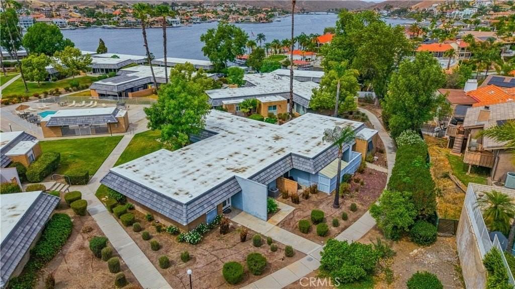 22392 Canyon Club Dr - Photo 4 of 44