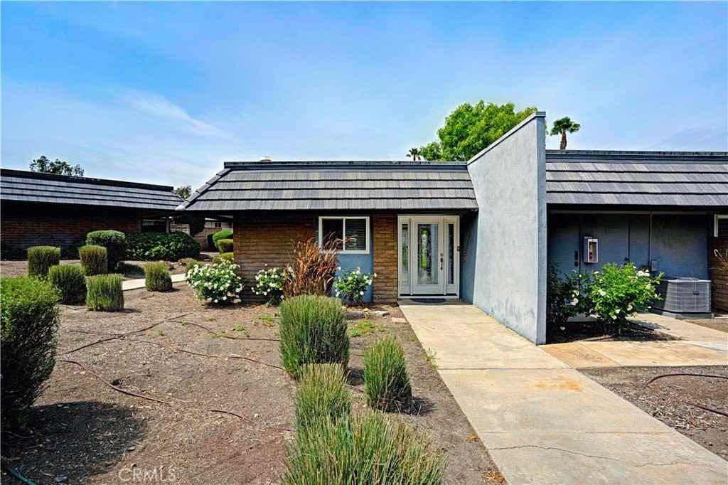 22392 Canyon Club Dr - Photo 6 of 44