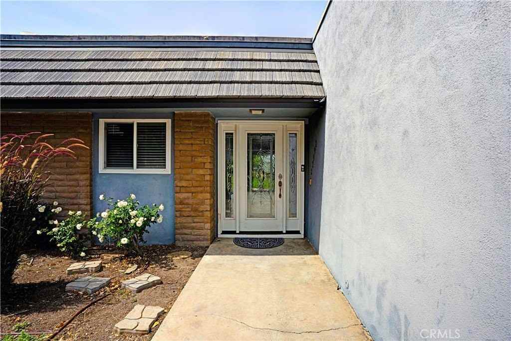 22392 Canyon Club Dr - Photo 7 of 44