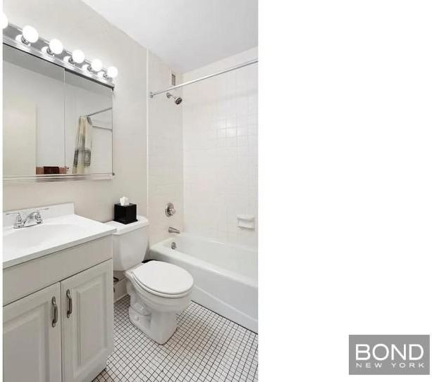 301 E 45th St - Photo 7 of 8