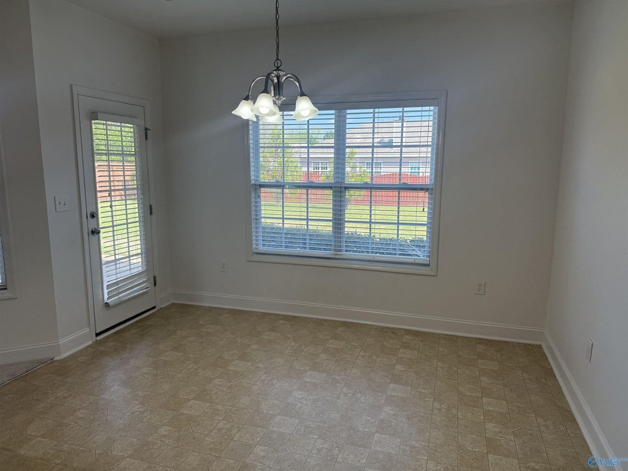 5005 Liberty Park Cir Se - Photo 7 of 18