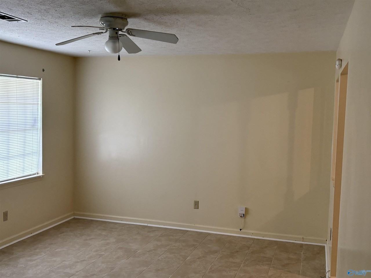 6204 Menifee Dr Nw - Photo 4 of 10