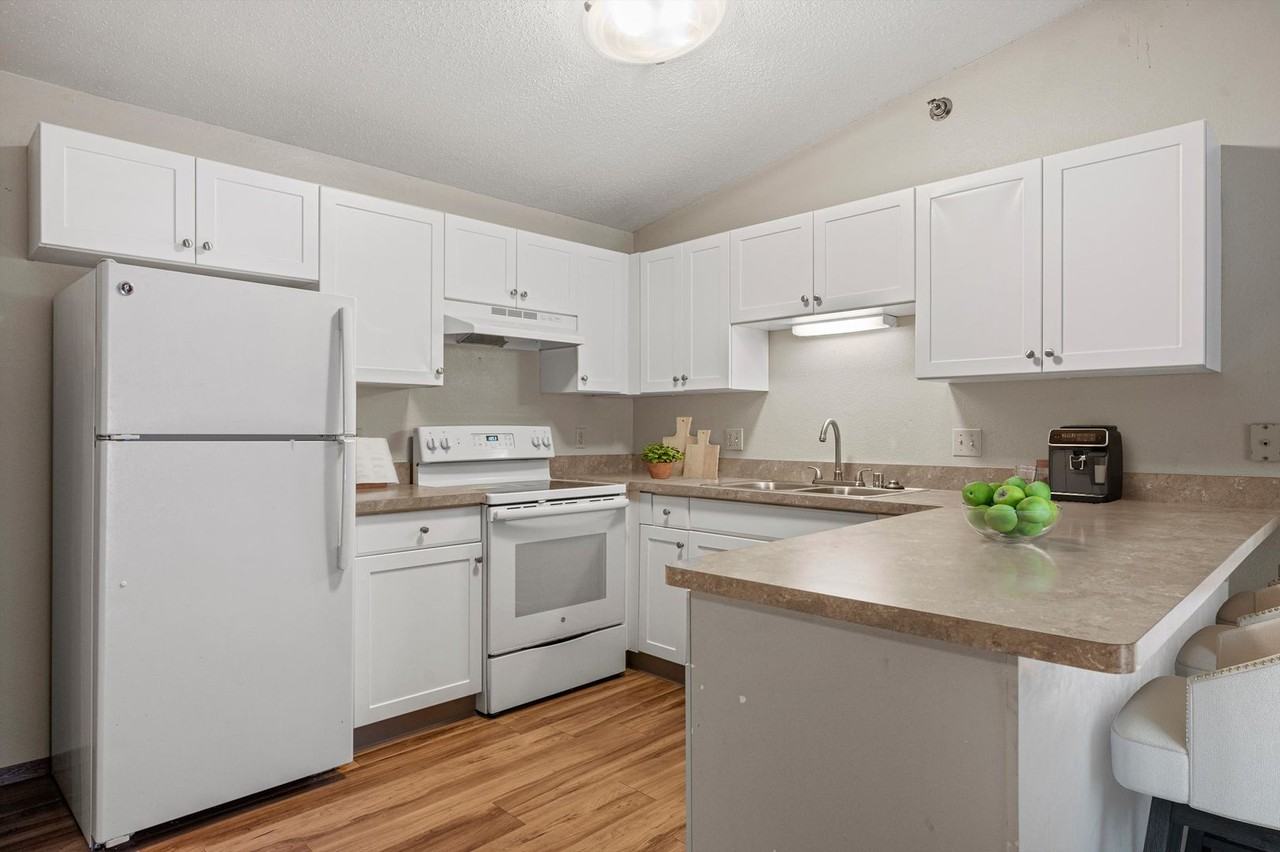 Maple Creek Associates, LLC - Photo 2 of 21