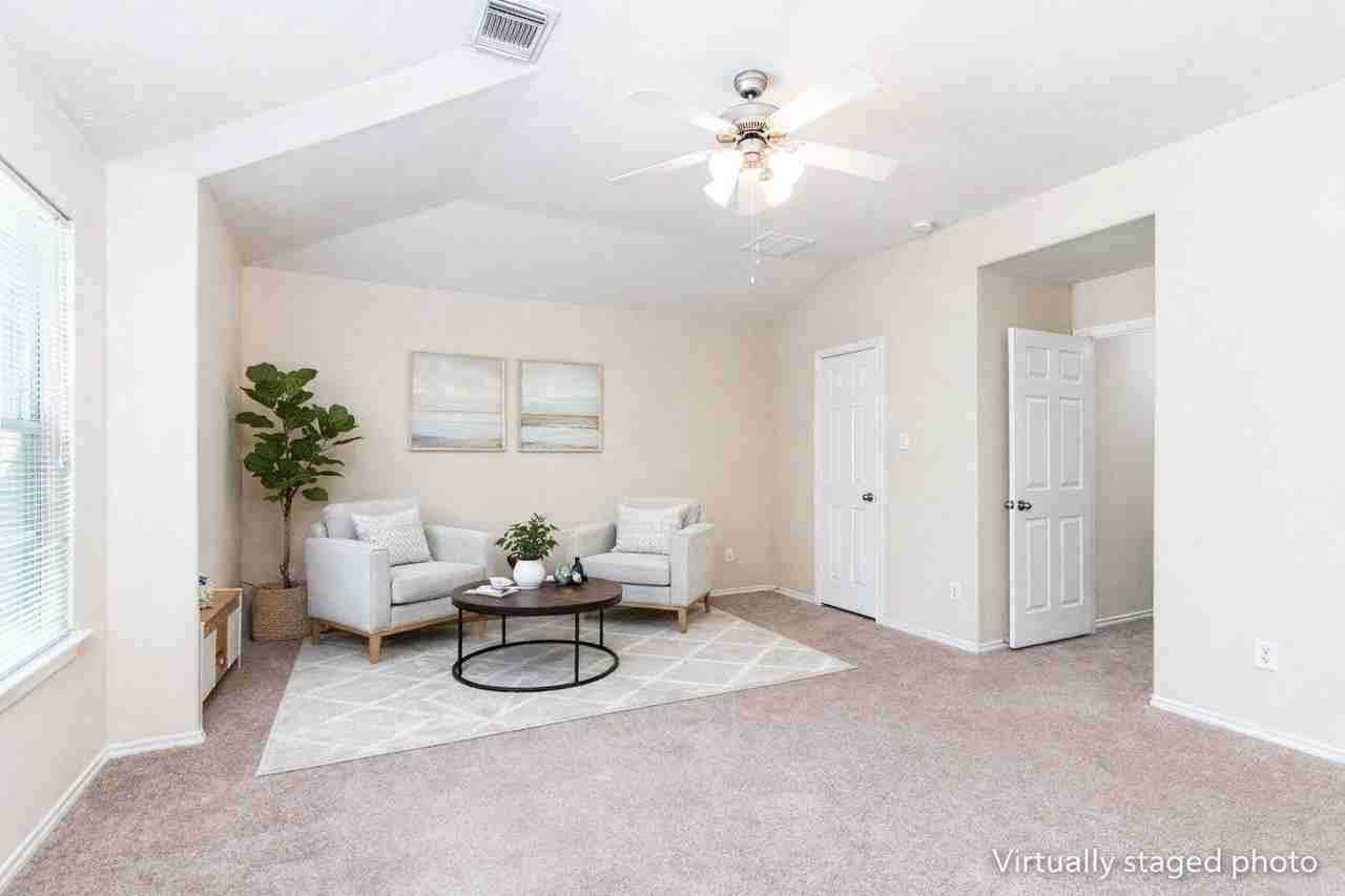 207 N Burberry Park Cir - Photo 3 of 22