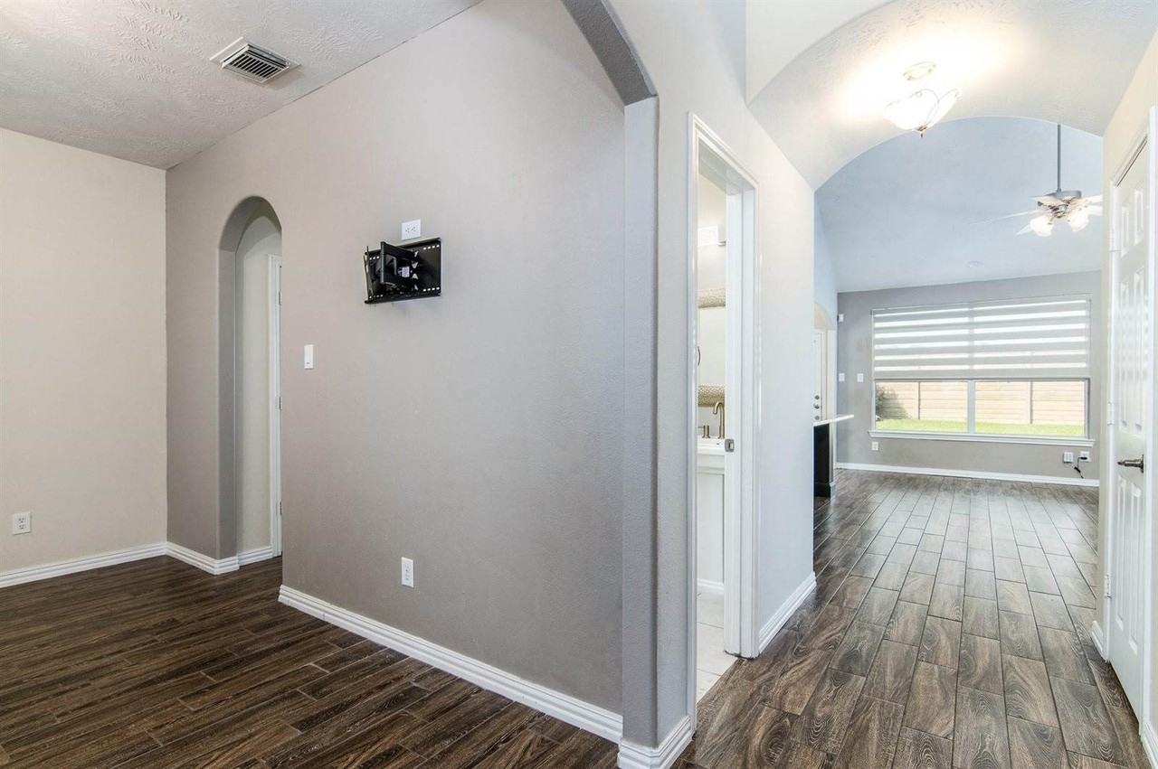 22015 Field Green Dr - Photo 6 of 30