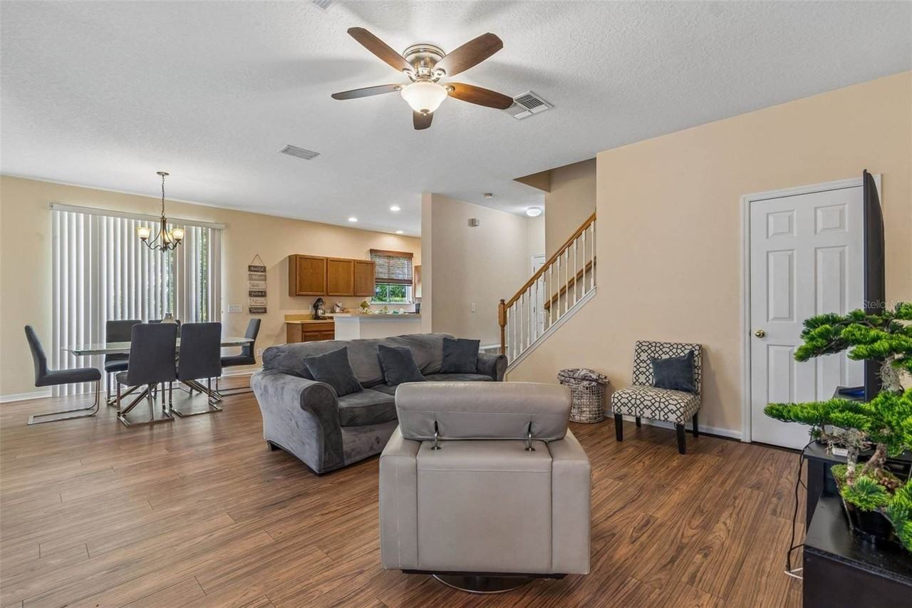 2401 Silvermoss Dr - Photo 6 of 50