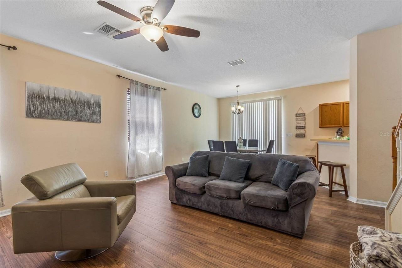 2401 Silvermoss Dr - Photo 7 of 50