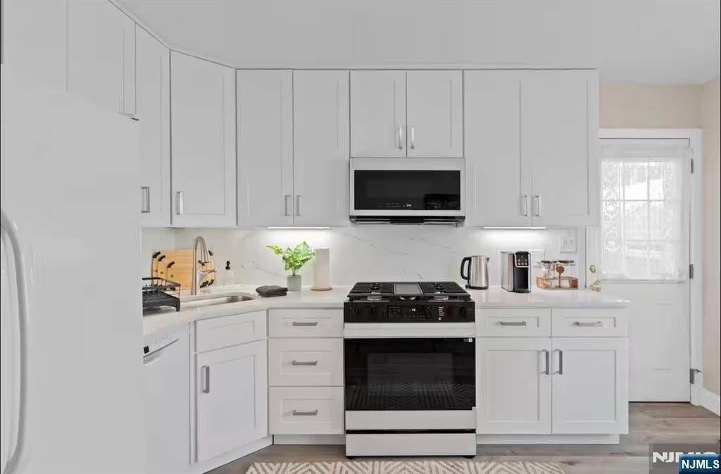 700 9th St - Photo 3 of 23