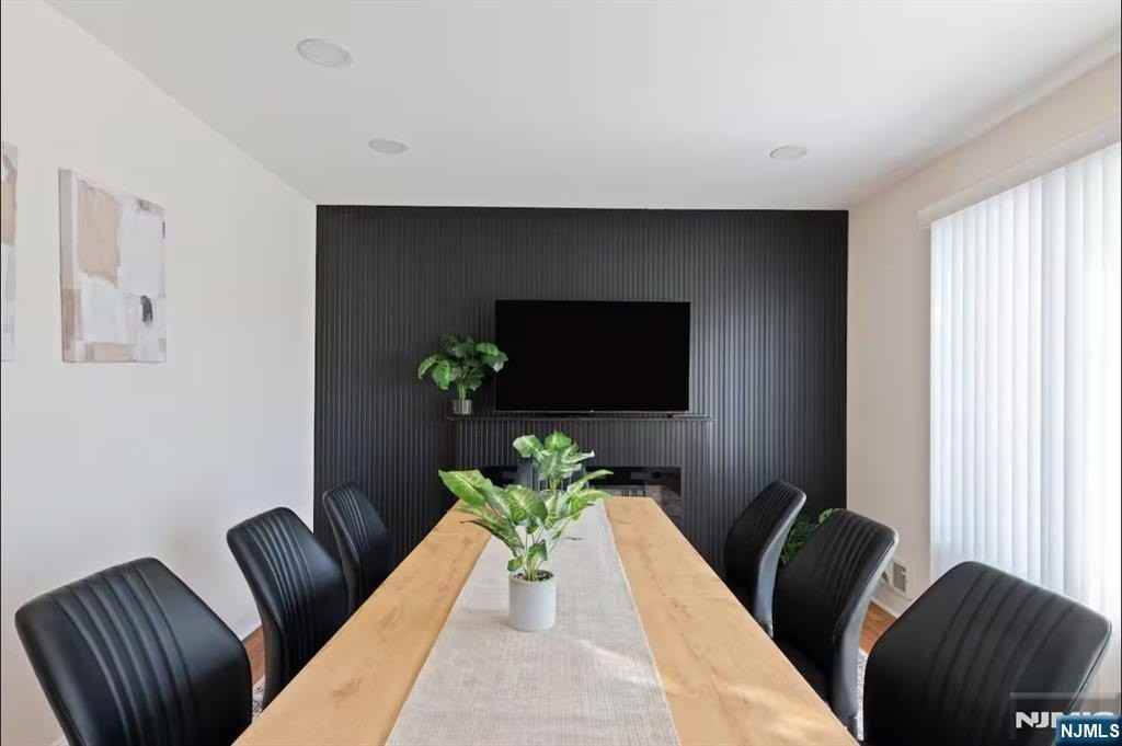 700 9th St - Photo 6 of 23