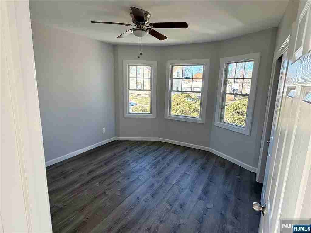 230 Milford Ave - Photo 7 of 10