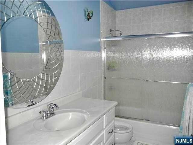 441 7th St - Photo 7 of 9