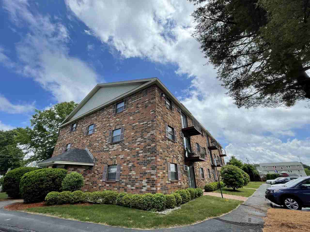 11 Railroad Ave #11 - Photo 2 of 40