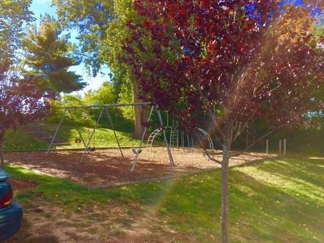 11 Railroad Ave #11 - Photo 5 of 40