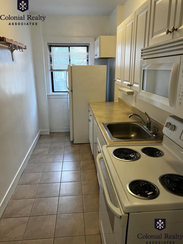 228 Walnut St - Photo 6 of 10