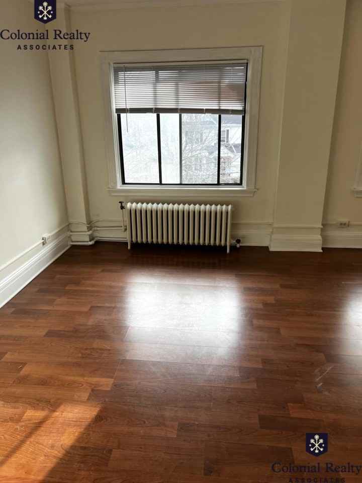 228 Walnut St - Photo 7 of 10