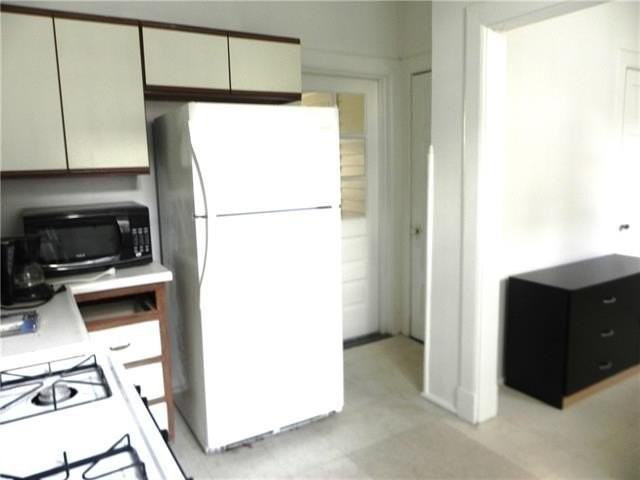 1221 Lowerline St - Photo 7 of 12