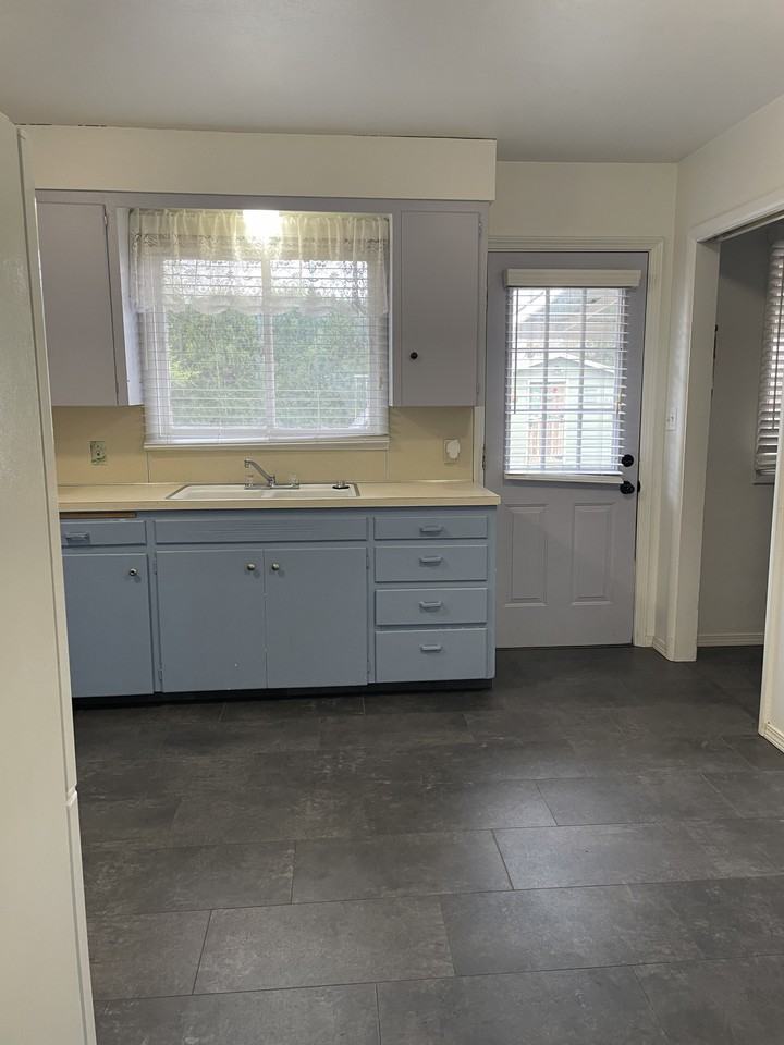 E 15th N #1 - Photo 4 of 15