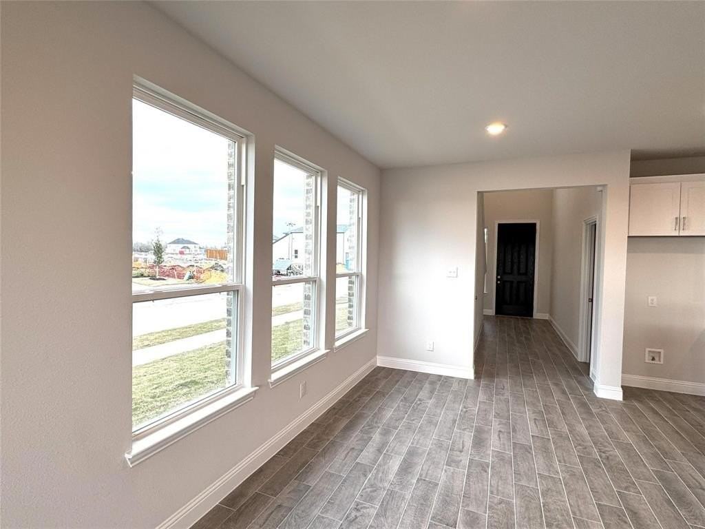 1204 Sydney Ln - Photo 3 of 15