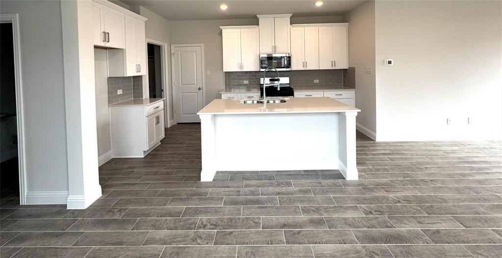 1204 Sydney Ln - Photo 5 of 15