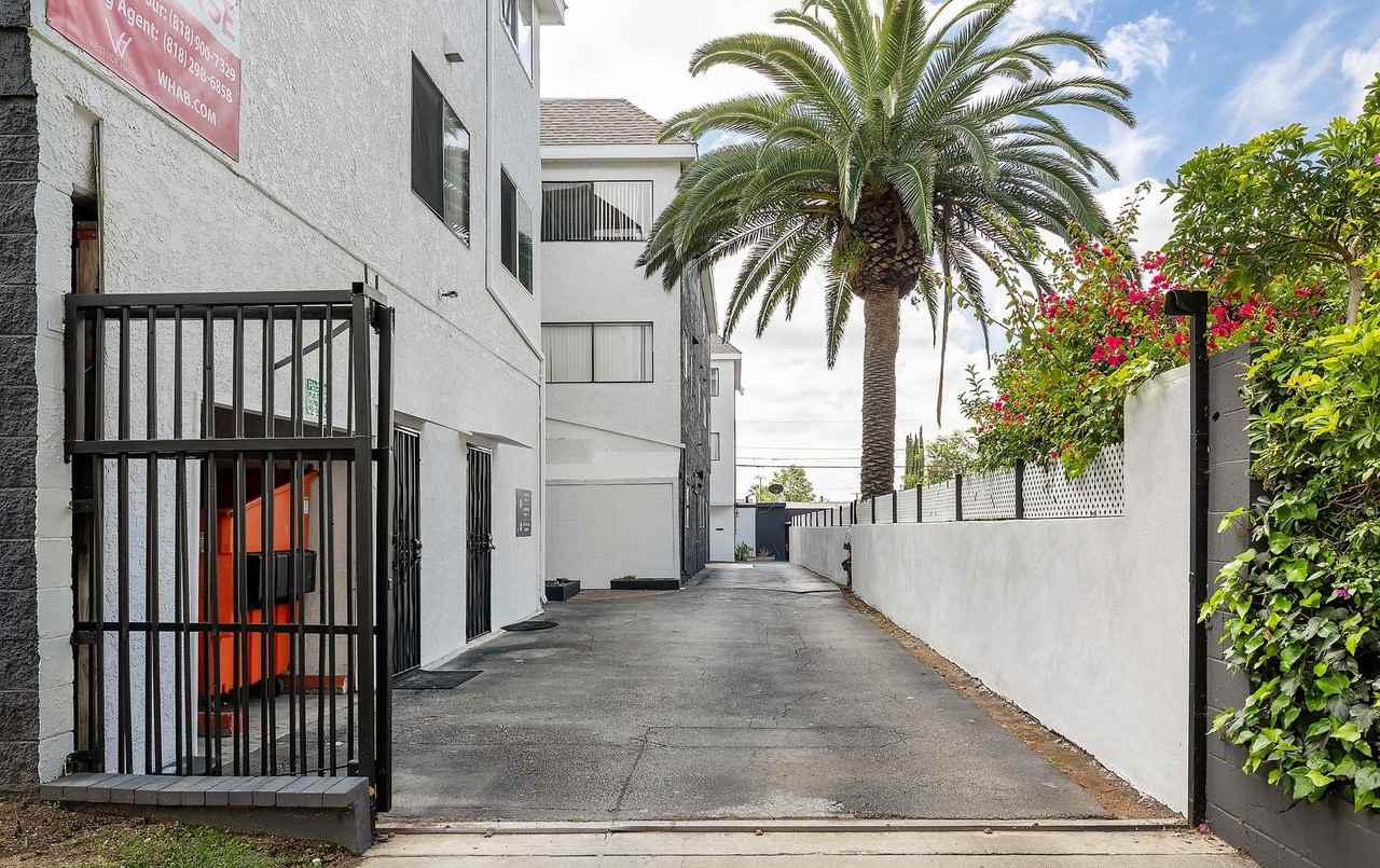 420 Windsor Rd - Photo 4 of 38