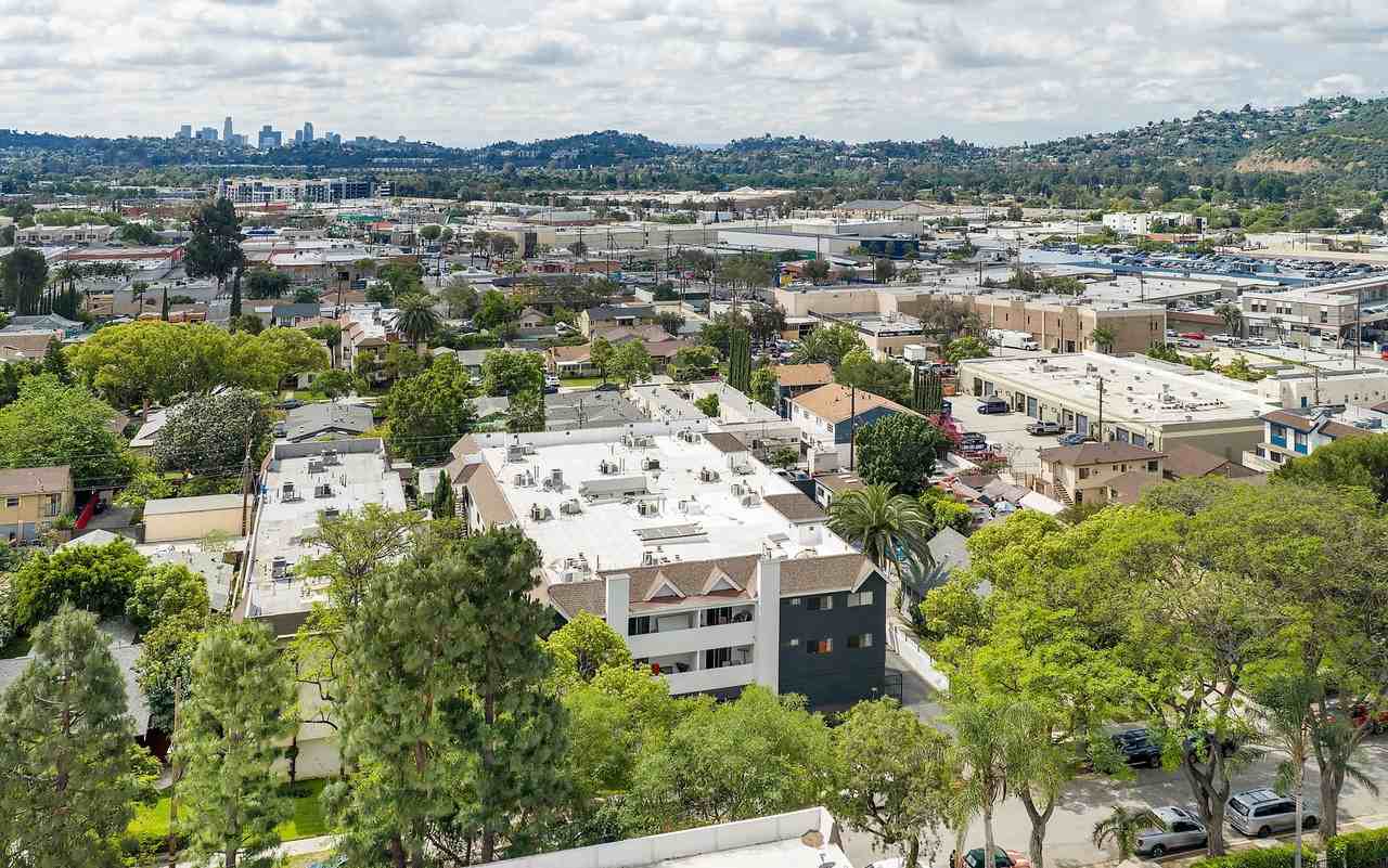 420 Windsor Rd - Photo 7 of 38