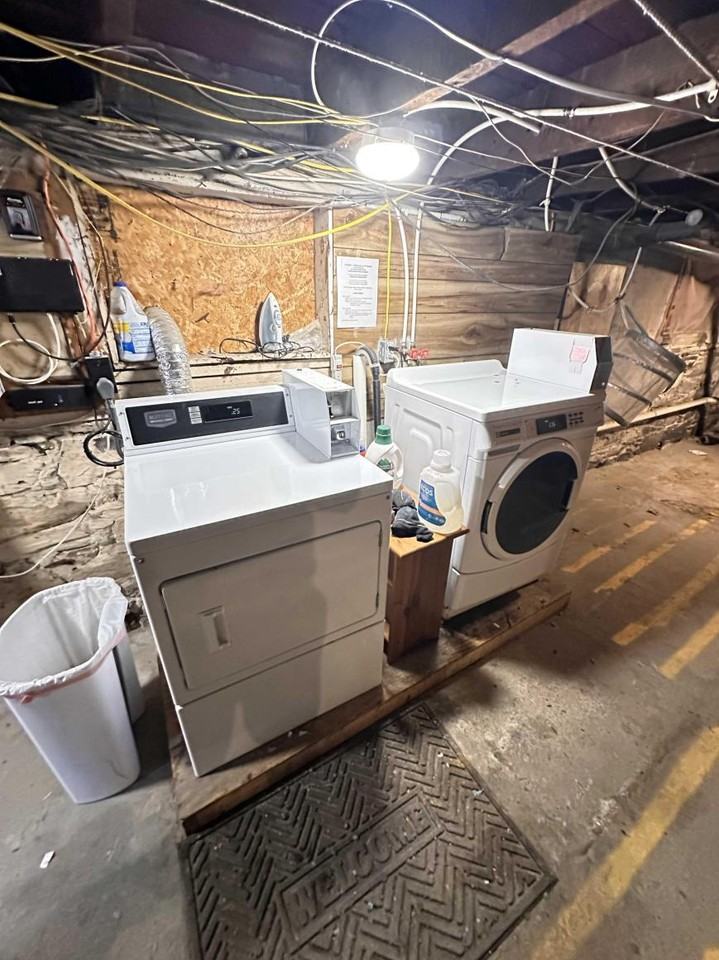 256 Harvard St - Photo 2 of 10