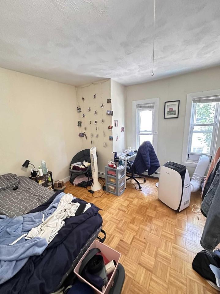 256 Harvard St - Photo 5 of 10