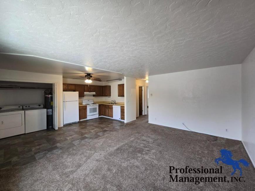1324 Quartz Pl - Photo 3 of 8