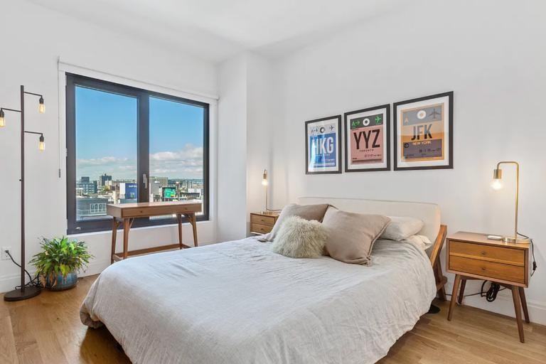 554 4th Ave - Photo 4 of 8