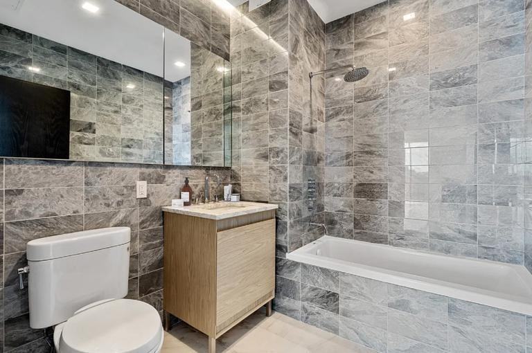 554 4th Ave - Photo 6 of 8