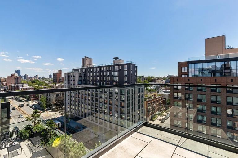 554 4th Ave - Photo 7 of 8