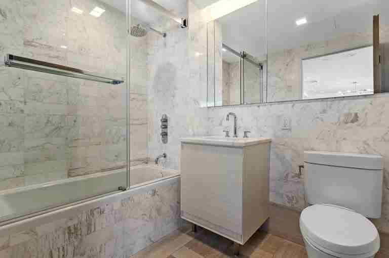 554 4th Ave - Photo 5 of 8