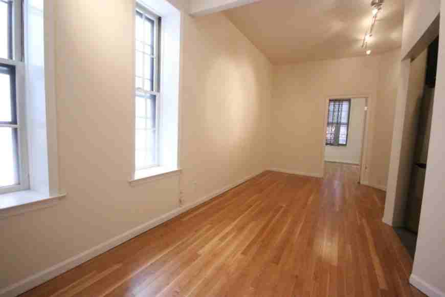 101 W 86th St - Photo 4 of 8