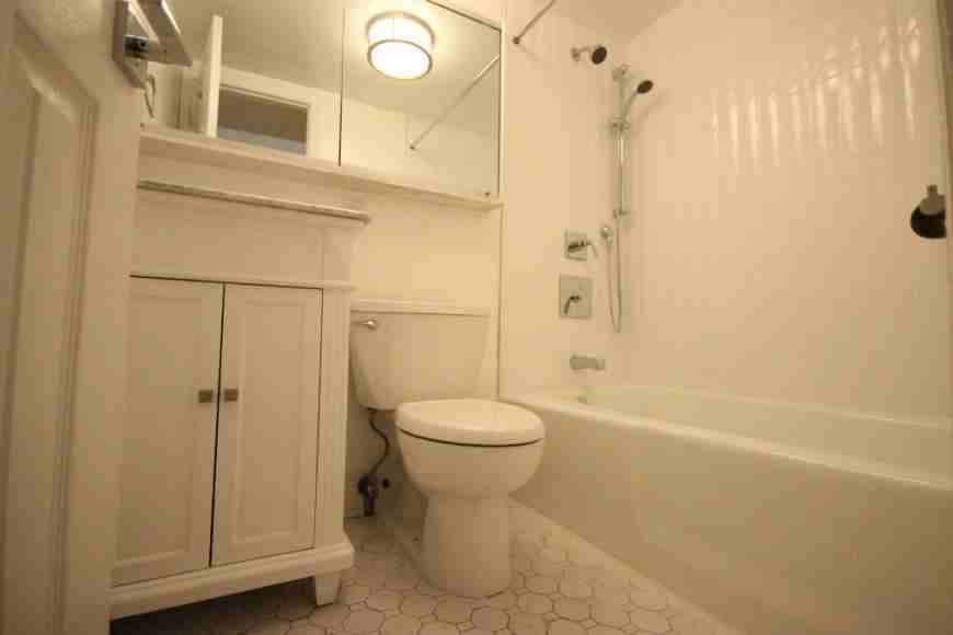 101 W 86th St - Photo 7 of 8