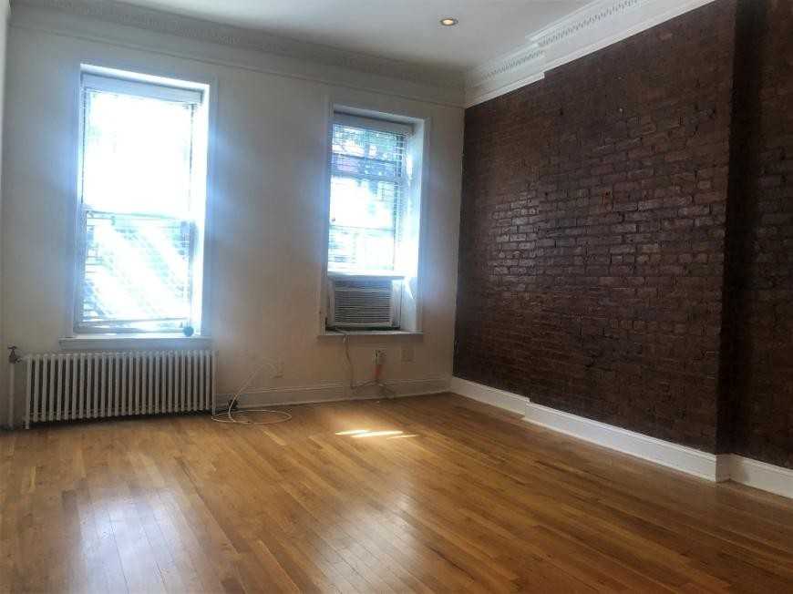 351 Amsterdam Ave - Photo 3 of 9