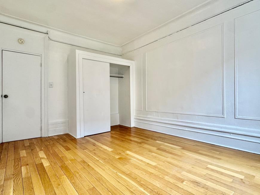 201 W 105th St - Photo 4 of 10