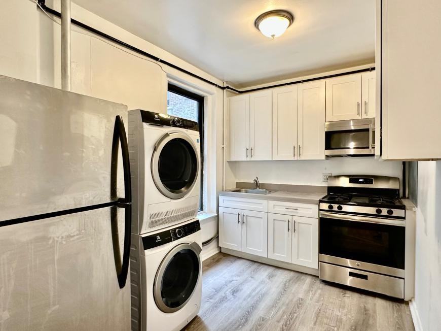 201 W 105th St - Photo 5 of 10