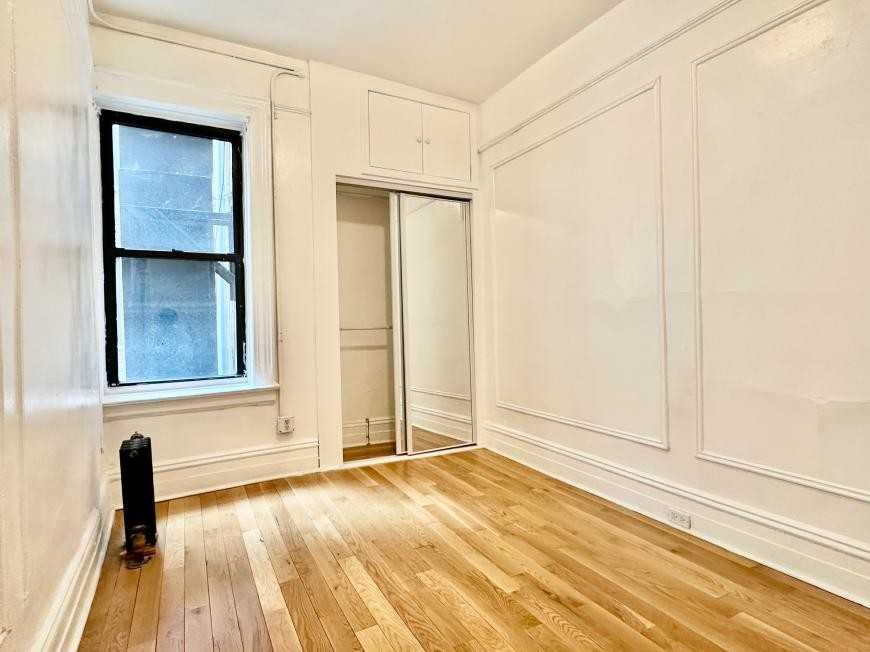 201 W 105th St - Photo 6 of 10