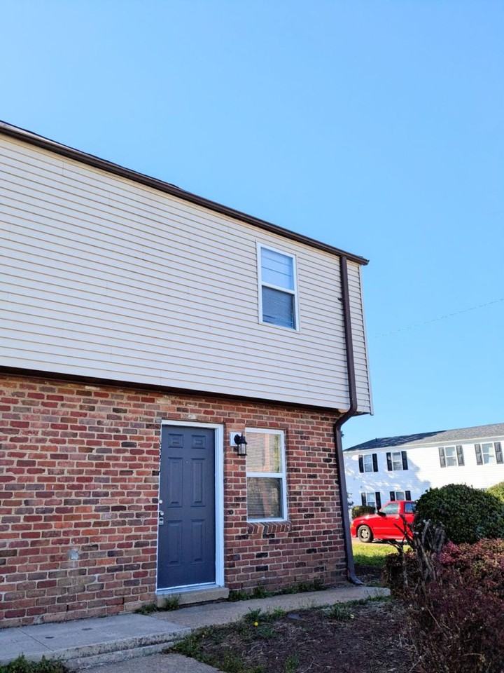 1601 Roane St - Photo 2 of 10