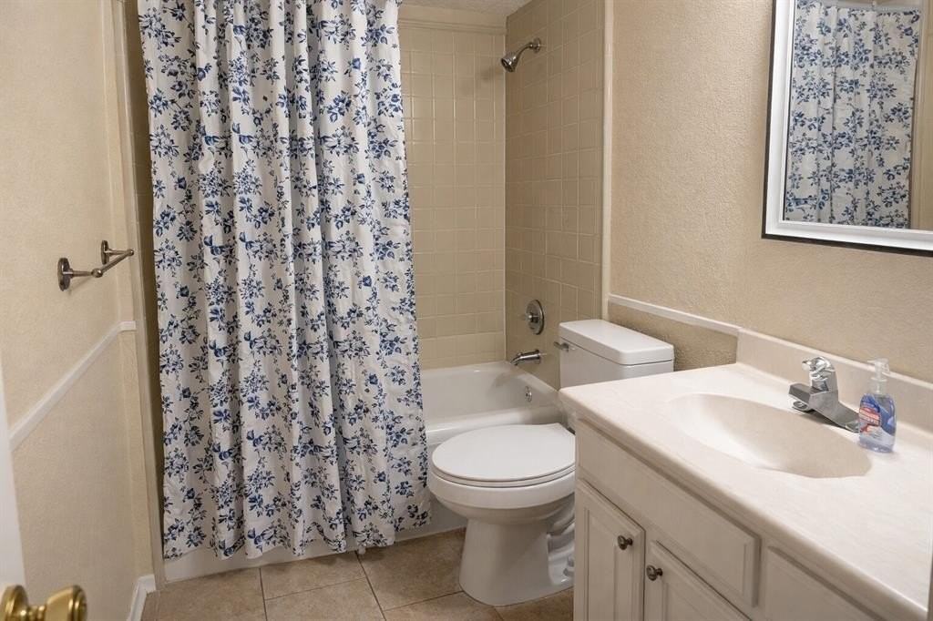 708 Crestview Dr - Photo 3 of 20