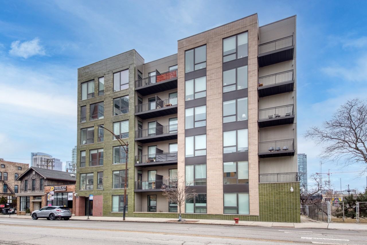 851 W Grand Ave #102