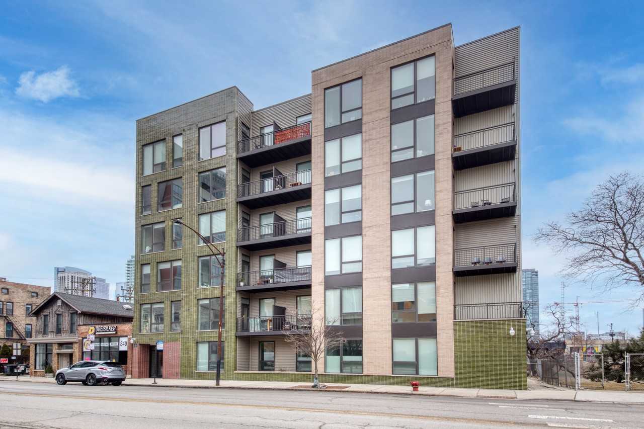 851 W Grand Ave #404
