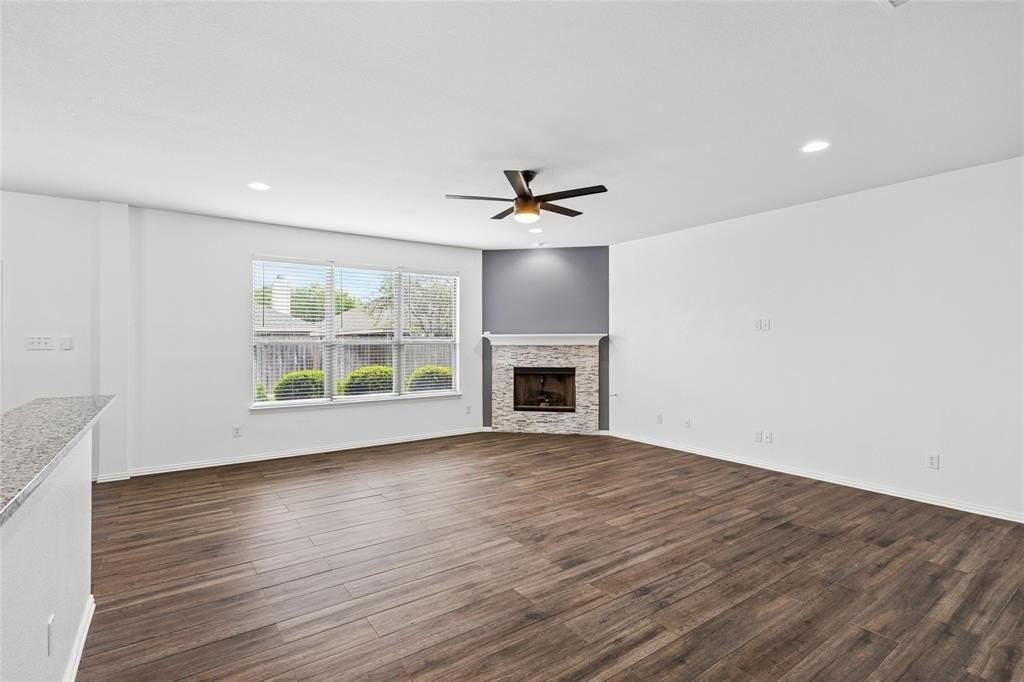 9009 Water Oak Dr - Photo 3 of 15