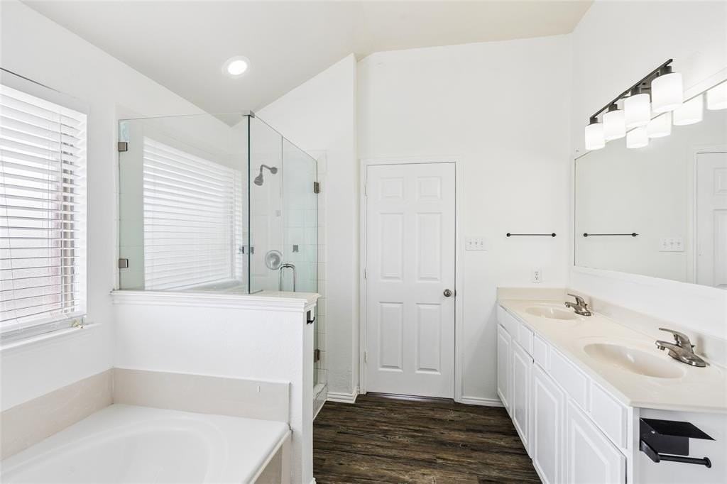 9009 Water Oak Dr - Photo 7 of 15