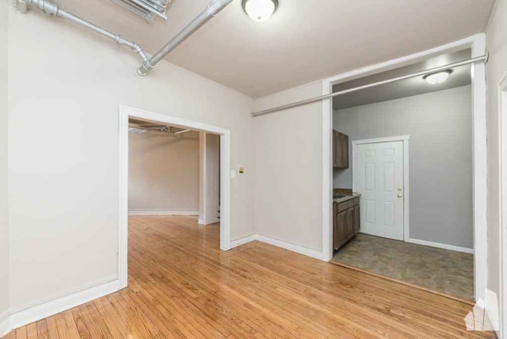 4255 W Addison St #65-1 - Photo 6 of 11
