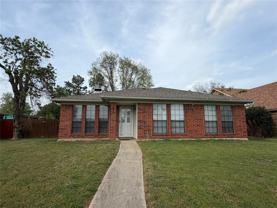 823 Blue Oak Dr - Photo 1 of 1