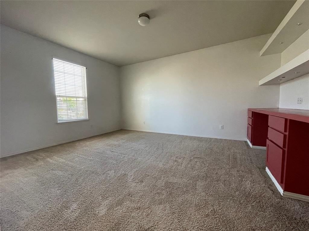 2408 Barzona Dr - Photo 6 of 35